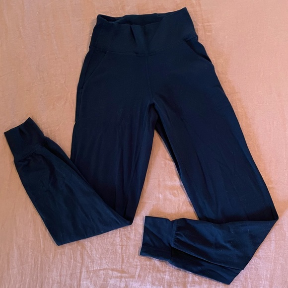Lululemon align jogger size 2 - Picture 2 of 2